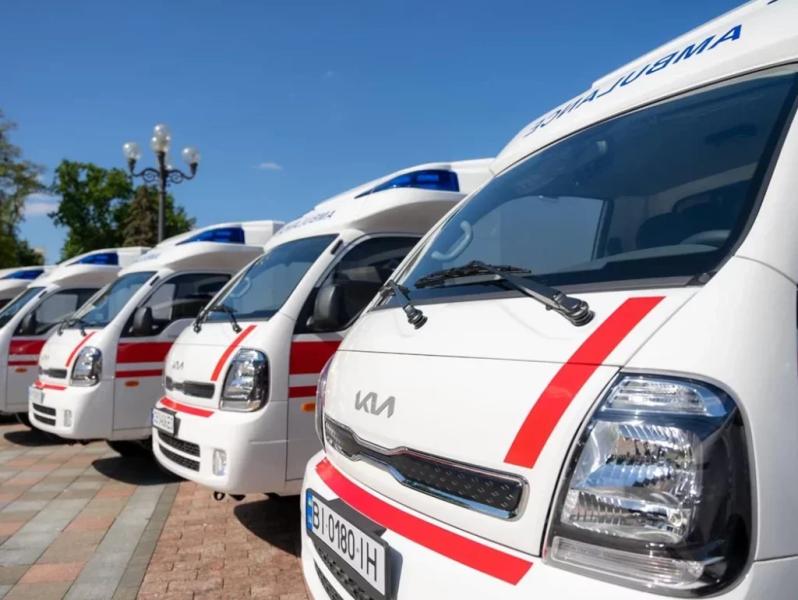 Полтавщина отримала три автомобілі швидкої допомоги від міжнародних партнерів та МОЗ