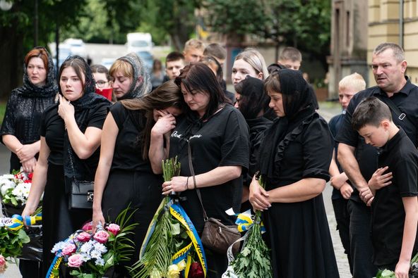 В Ужгороді сьогодні попрощалися із 21-річним захисником України – старшим солдатом Тарасом Гаврішем