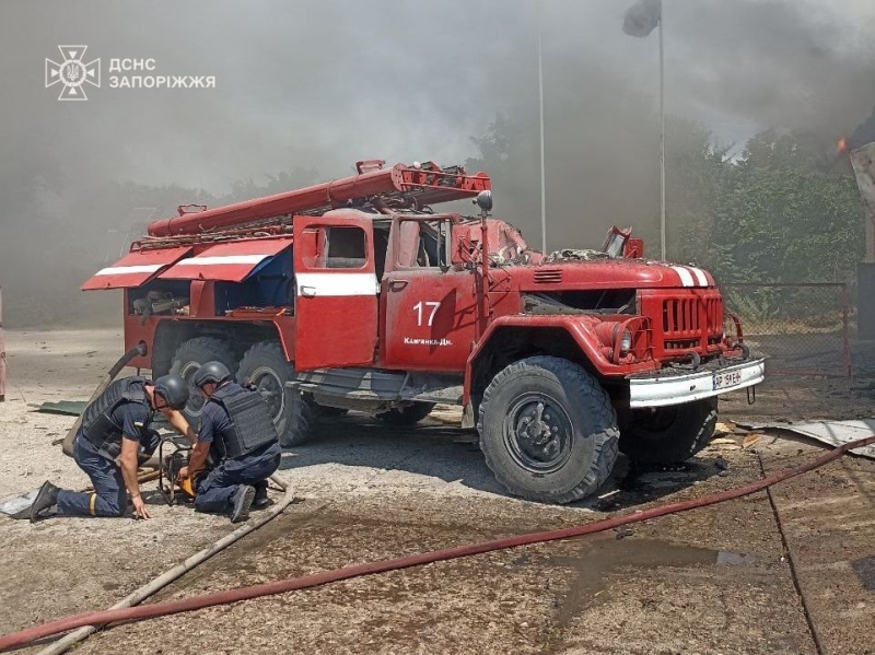 Ворог обстріляв пожежну частину у Запорізькій області, - ФОТО