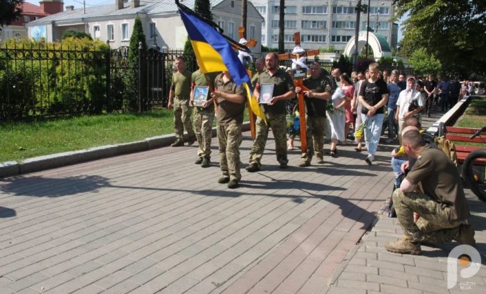 Лучани попрощалися із загиблими воїнами Юрієм Футалою і Віктором Сіліним