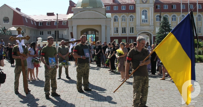 Лучани попрощалися із загиблими воїнами Юрієм Футалою і Віктором Сіліним