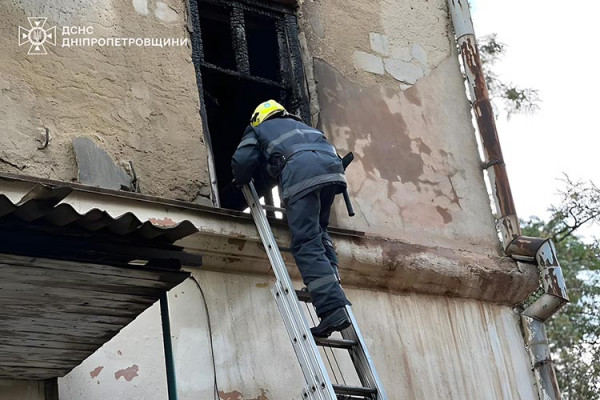 Під час пожежі у Кривому Розі 2 людини загинули, більше 10 вдалося врятувати