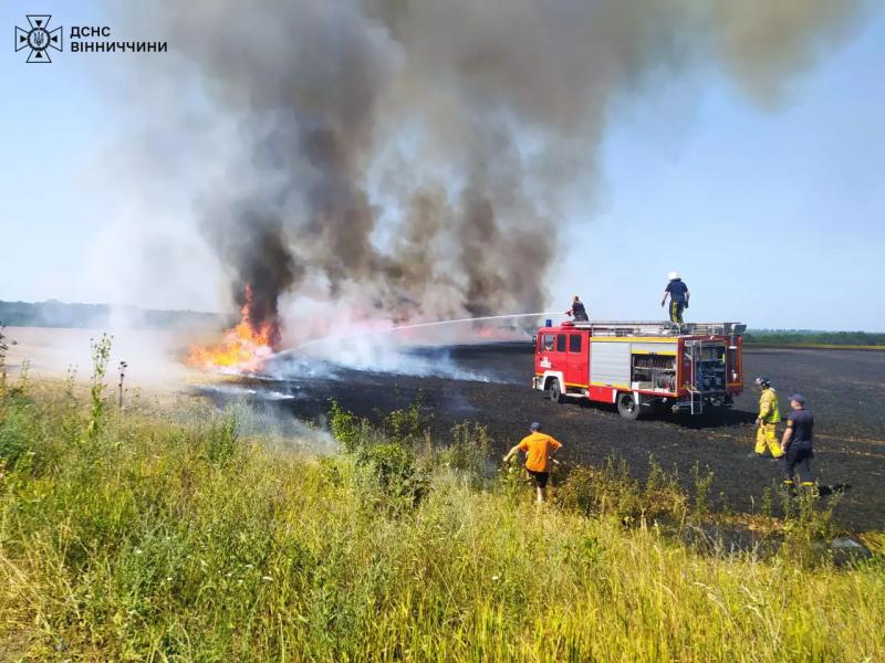 У Мурованокуриловецькій громаді горіло поле з пшеницею