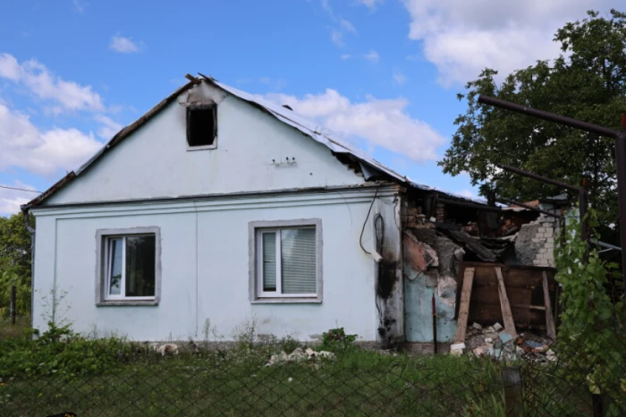 У Прилуцькому ремонтують пошкоджені під час ракетної атаки Росії будинки