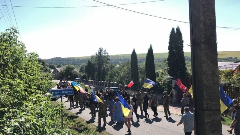 Загинув за Україну: на Тернопільщині попрощалися з 27-річним бійцем (ФОТО)