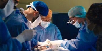 У Львові пластичні хірурги США безкоштовно оперуватимуть пацієнтів з травмами обличчя