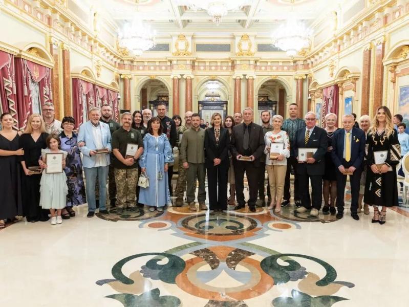 Багато українців заслуговують звання легенди, роблять неможливе й надихають – Президент вручив відзнаку «Національна легенда України»