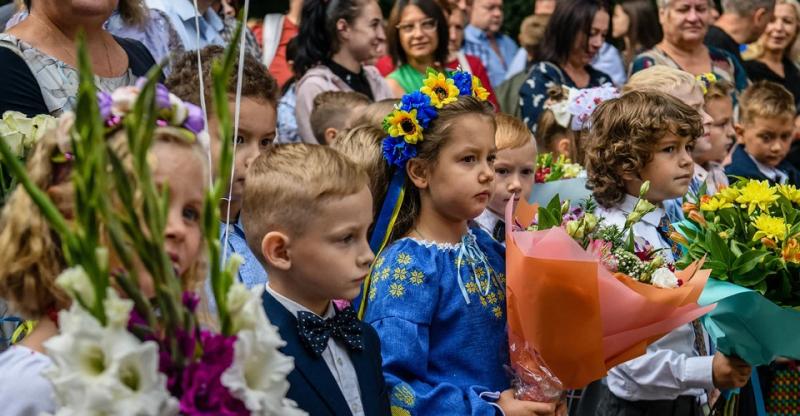 Чим "Школа офлайн" загрожує учням за кордоном та дітям ВПО: аргументи експерта з освітніх питань Кондратюка