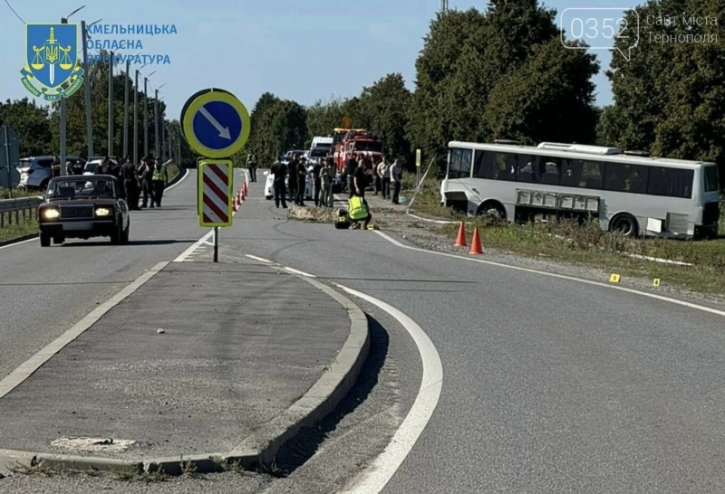 З школяркою загинула і вчителька: деталі жахливої ДТП по сусідству з Тернопільщиною, госпіталізовано 16 дітей (ФОТО)