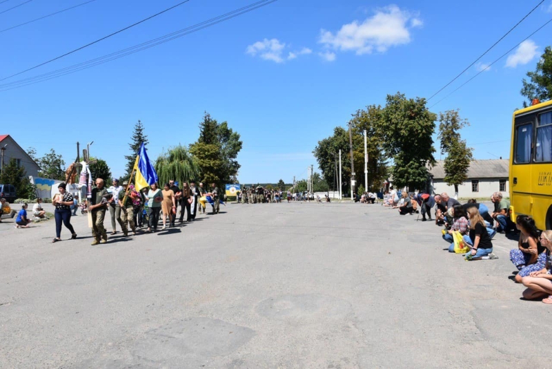 Тростянецька громада попрощалася із Захисником Віталієм Мельником