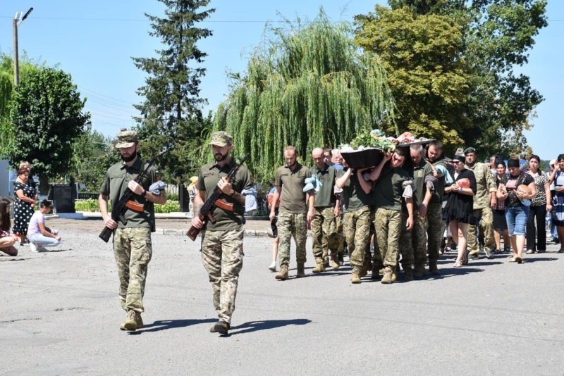 Тростянецька громада попрощалася із Захисником Віталієм Мельником