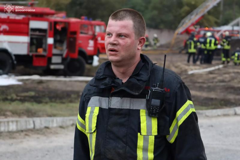 У ДСНС оприлюднили фото пожежі на Вінниччині, яка сталася через атаку «Шахеда»