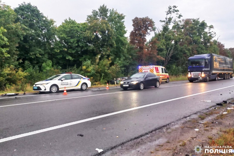 Авто розірвало: у ДТП неподалік Рівного постраждала ціла родина (ФОТО)