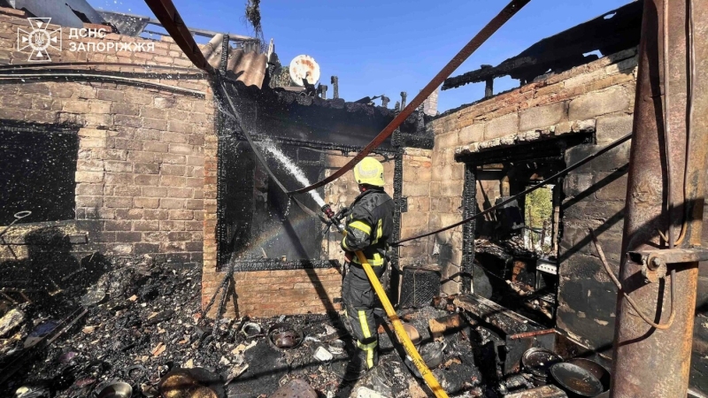 У Запоріжжі ліквідували займання двоповерхового житлового будинку