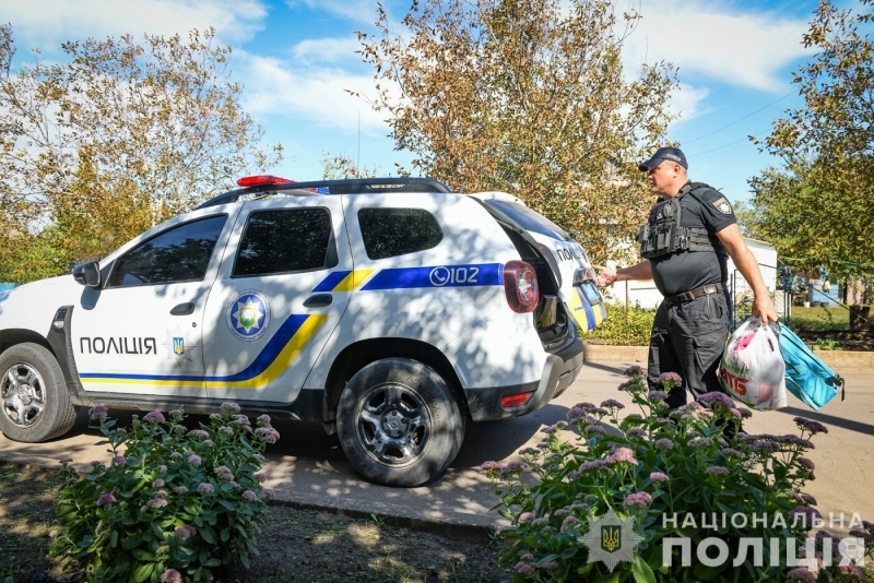 Поліція евакуювала із прифронтового села на Гуляйпільщині жінку з трьома дітьми