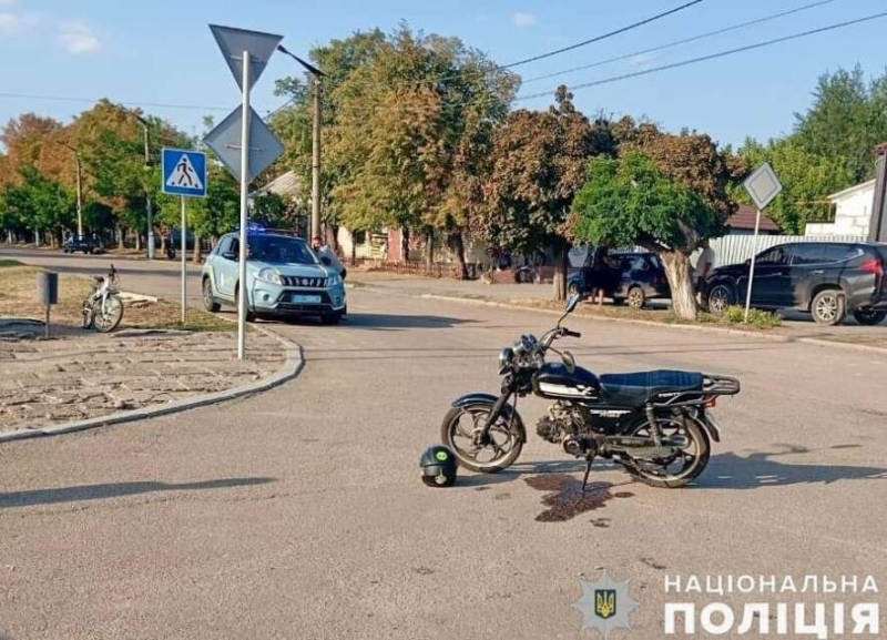 На Миколаївщині поліція шукає свідків ДТП за участі мотоцикла та велосипеда, - ФОТО