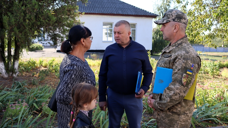 У Кобеляцькій громаді відкрили пам’ятну дошку загиблому на війні військовому