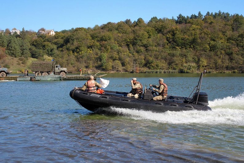 Військові з автоматами, дрони, димова завіса: що відбувалося на Тернопільщині (ФОТО, ВІДЕО)