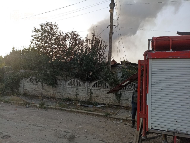 У Гуляйполі ворожий обстріл спричинив займання будинку