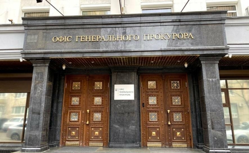 Прокурора підозрюють у зносинах та розбещені неповнолітньої, якій не виповнилося 16 років