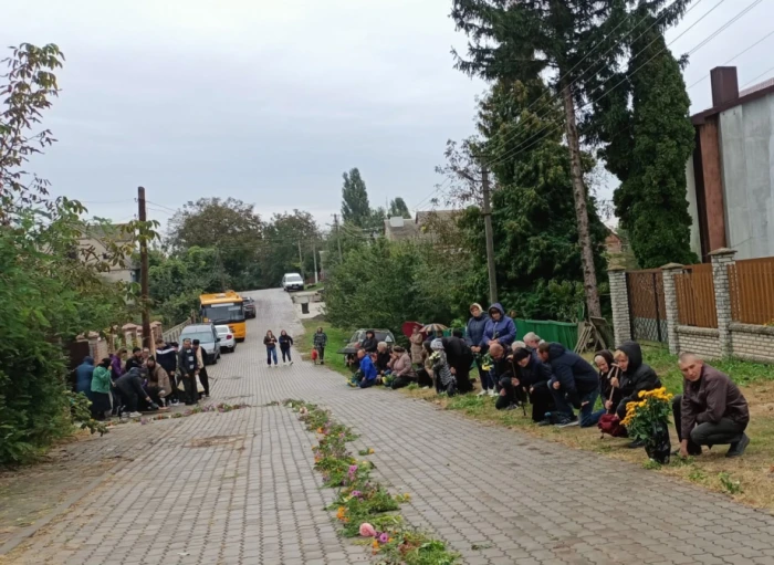 Понад рік вважався зниклим безвісти: у Підгайцях поховали воїна Віталія Сюрху