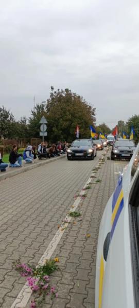 Понад рік вважався зниклим безвісти: у Підгайцях поховали воїна Віталія Сюрху