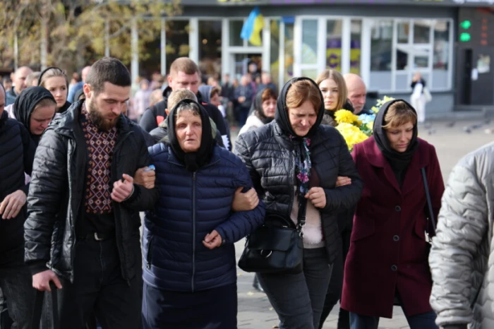 У Луцьку провели в останню дорогу воїна Віктора Каленика, який загинув у Курській області