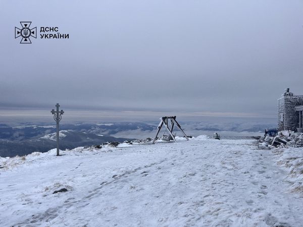 Високогір’я Карпат уже вкрило снігом