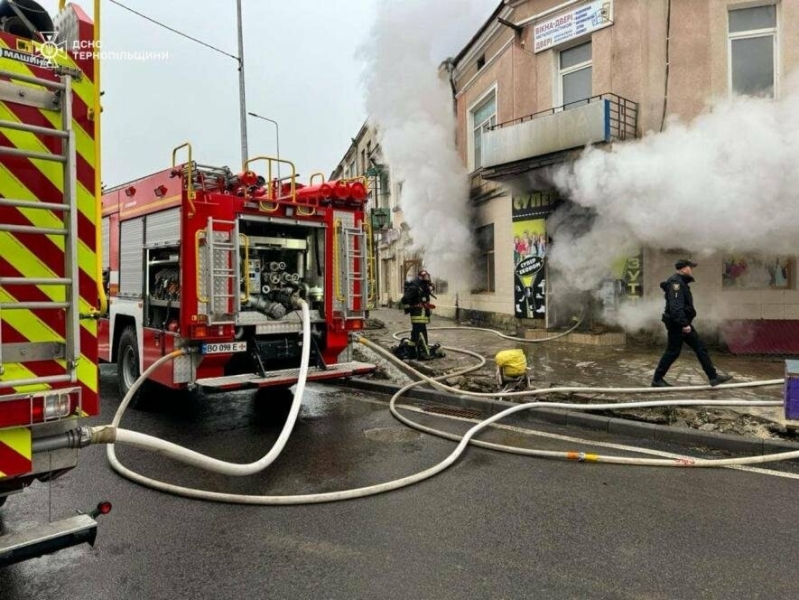 На Тернопільщині згорів магазин одягу (ФОТО)