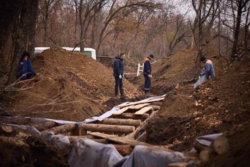 На Донеччині Зеленський ознайомився зі зведенням фортифікацій та заслухав доповідь командувачем ОТУ «Луганськ», - ФОТО, ВІДЕО