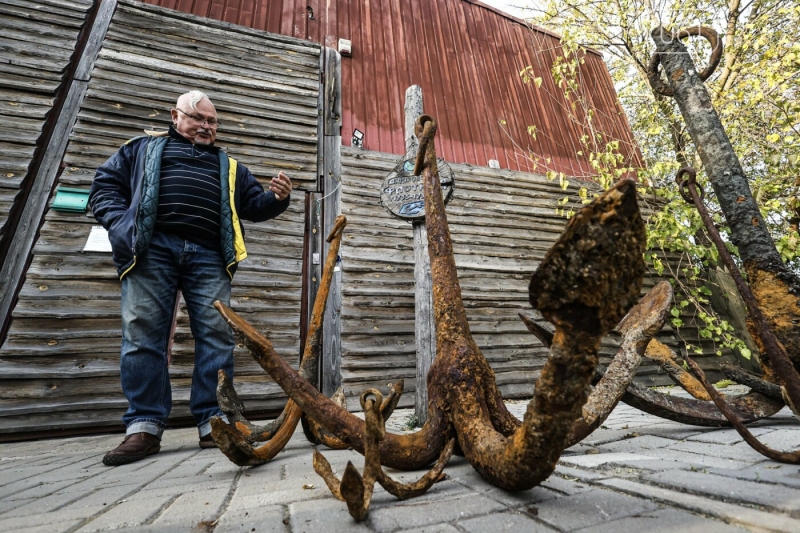 На Хортиці презентували знайдені поблизу острова якорі XVIII століття, - ФОТО