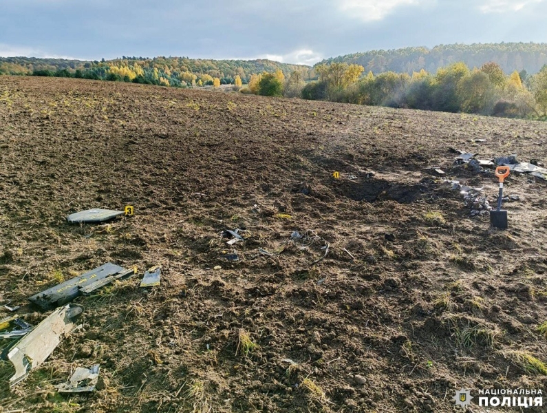 Показали уламки дронів, які Росія запускала по Рівненщині (ФОТО)