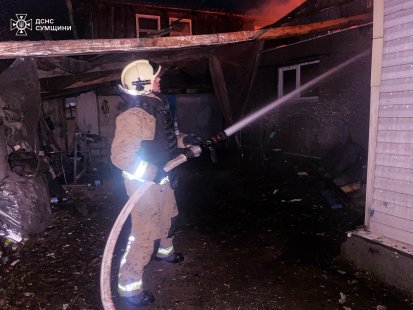 У Глухові рятувальники ліквідували загоряння житлового будинку