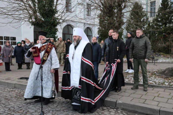 У Луцьку запалили лампадки та відслужили панахиду за жертвами Голодомору