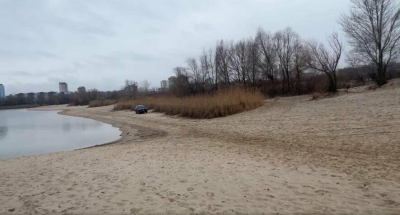 У Черкасах біля пляжів розчистять протоку - буде місце для відпочинку