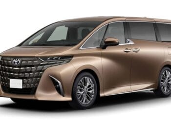 Toyota представила перші в Японії PHEV мінівени Alphard і Vellfire