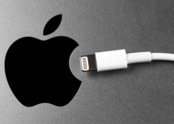 Apple відсьогодні припинила продаж iPhone 14 і iPhone SE у Європі — через відсутність порту USB-C
