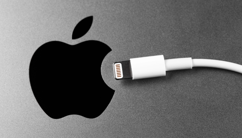 Apple відсьогодні припинила продаж iPhone 14 і iPhone SE у Європі — через відсутність порту USB-C