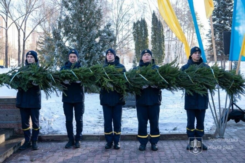 В Тернополі вшанували пам'ять людей, які ціною свого життя і здоров'я врятували інших (ФОТО)