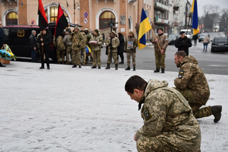 На Донеччині помер 34-річний воїн Василь Дорошенко з Прикарпаття (ФОТО)