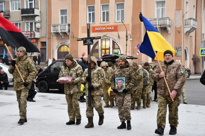 На Донеччині помер 34-річний воїн Василь Дорошенко з Прикарпаття (ФОТО)