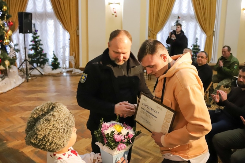 На Полтавщині Захисникам і Захисницям України вручили 41 сертифікат на придбання житла