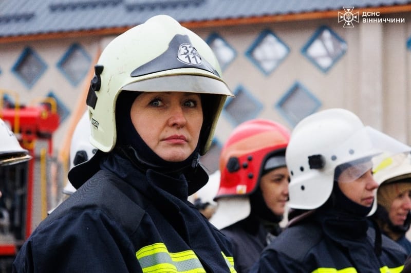 Рятувальниці тренувалися у вогневому контейнері