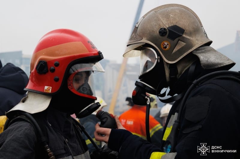 Рятувальниці тренувалися у вогневому контейнері