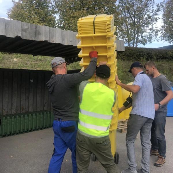 У дитсадках Луцька встановили контейнери для роздільного збору сміття