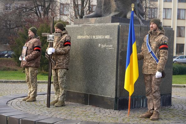 Ужгород сьогодні, 2 грудня, попрощався із 50-річним захисником Ігорем Козелом