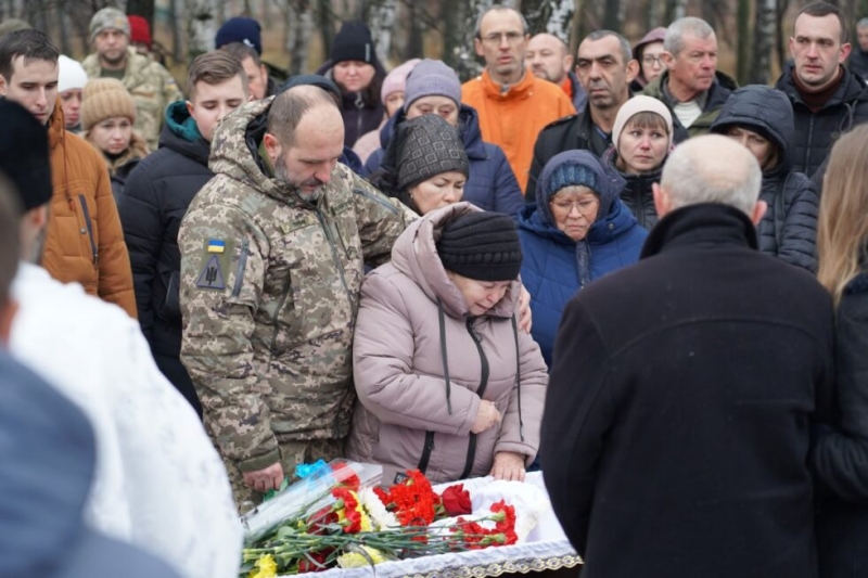 В Охтирці попрощалися із захисником Романом Торяником