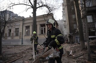 Ранкова атака російських дронів у Києві: рятувальники повідомили деталі (фото)