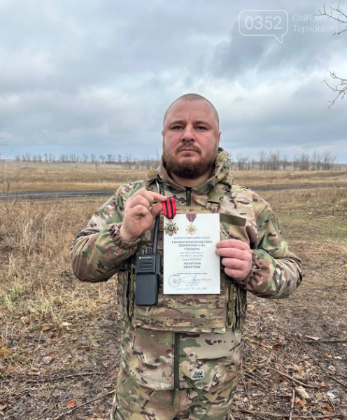 Захисник з Тернополя Сергій Дудар отримав “Золотий хрест” від головнокомандувача (ФОТО)