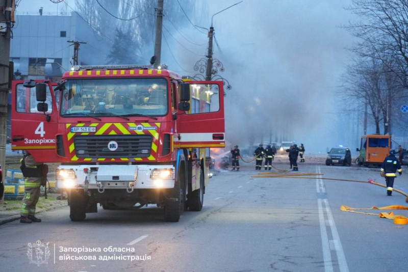 Внаслідок російського удару по Запоріжжю – 13 загиблих, десятки поранених